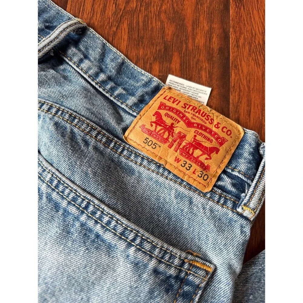 Levi’s 505 Men’s Jeans 33x30 Light Wash Straight Leg Classic Fit Red Tab Denim